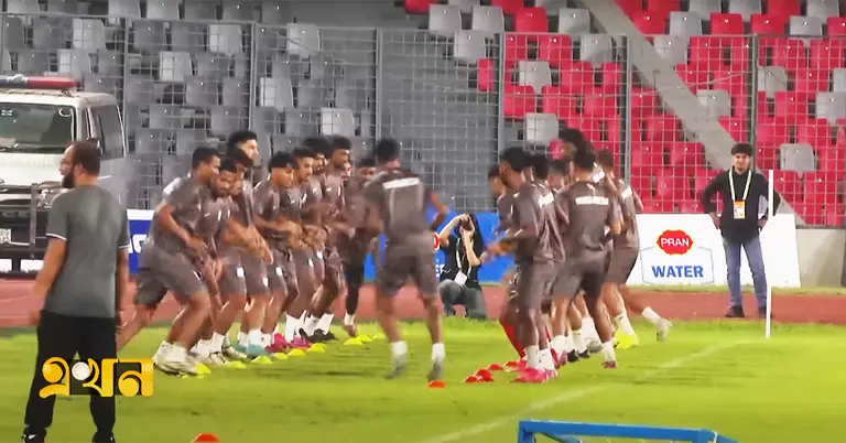 অনুশীলনে বাংলাদেশ জাতীয় দলের ফুটবলাররা